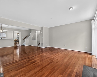 11715 Gunners Drive - Photo Thumbnail 23