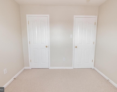 11715 Gunners Drive - Photo Thumbnail 12