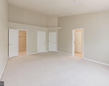 11715 Gunners Drive - Photo Thumbnail 6