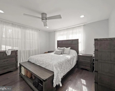 2605 Arcola Avenue - Photo Thumbnail 11