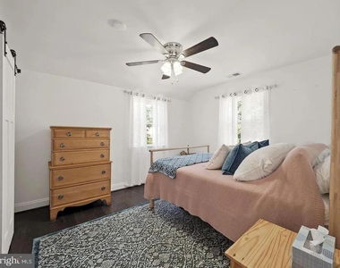 2605 Arcola Avenue - Photo Thumbnail 16