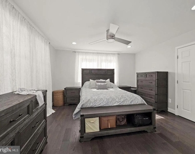 2605 Arcola Avenue - Photo Thumbnail 12