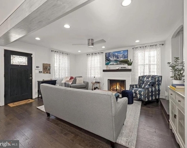 2605 Arcola Avenue - Photo Thumbnail 4