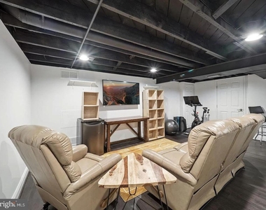 2605 Arcola Avenue - Photo Thumbnail 21