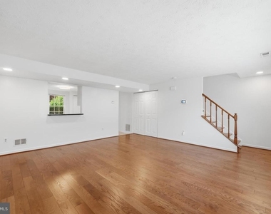 7 Leatherwood Court - Photo Thumbnail 9