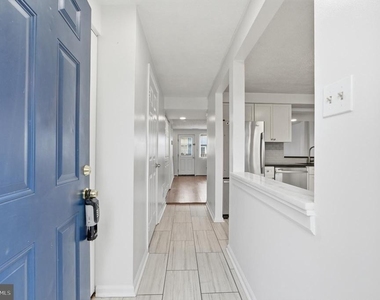 7 Leatherwood Court - Photo Thumbnail 2