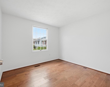 7 Leatherwood Court - Photo Thumbnail 18