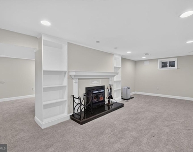 1813 Florin Street - Photo Thumbnail 13
