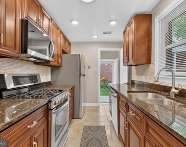 1813 Florin Street - Photo Thumbnail 6