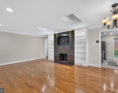 1813 Florin Street - Photo Thumbnail 2