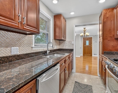 1813 Florin Street - Photo Thumbnail 5
