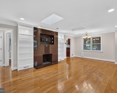 1813 Florin Street - Photo Thumbnail 1