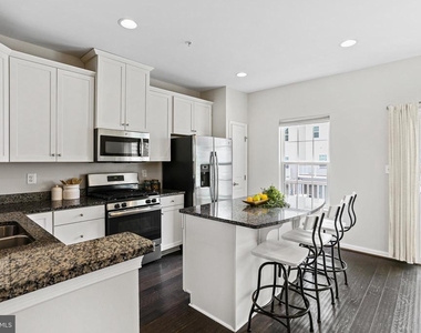7610 Golden Slumber Lane - Photo Thumbnail 8