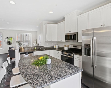 7610 Golden Slumber Lane - Photo Thumbnail 7