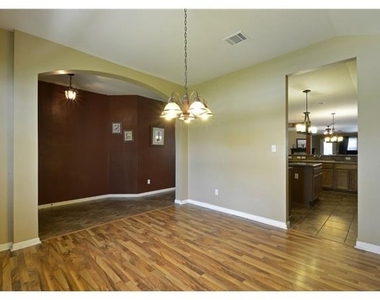 11612 Timber Heights Dr - Photo Thumbnail 12