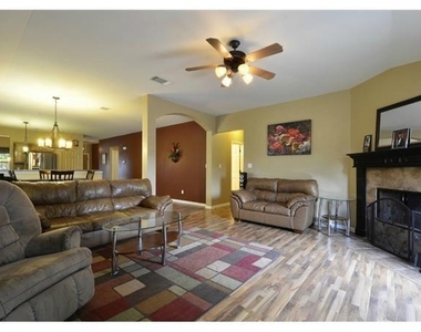 11612 Timber Heights Dr - Photo Thumbnail 6