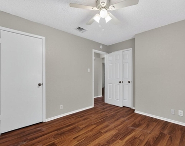 10207 Brownie Dr - Photo Thumbnail 10
