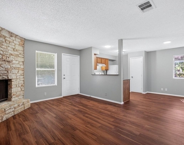 10207 Brownie Dr - Photo Thumbnail 6