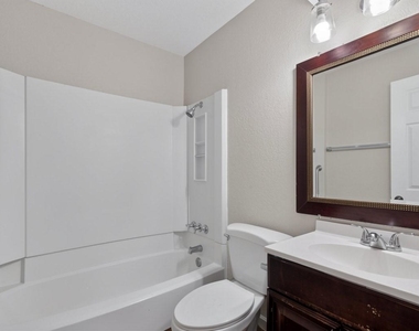 10207 Brownie Dr - Photo Thumbnail 3