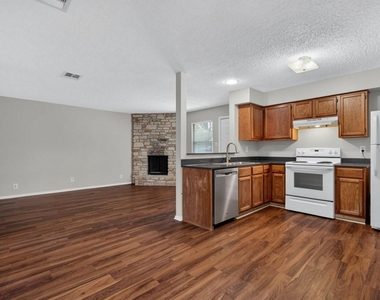10207 Brownie Dr - Photo Thumbnail 4