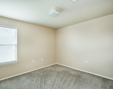 4201 Creede Dr - Photo Thumbnail 6