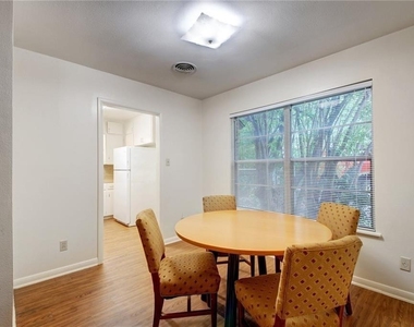607 Bellevue Pl - Photo Thumbnail 11