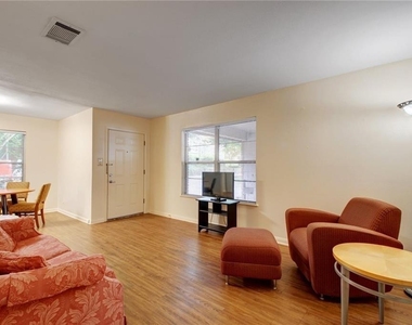 607 Bellevue Pl - Photo Thumbnail 15