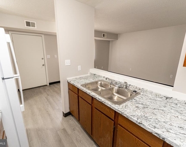 510 S Main Street - Photo Thumbnail 11