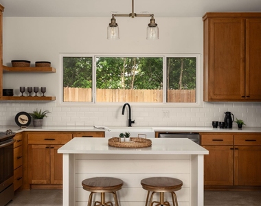 402 E Ash Dr - Photo Thumbnail 3