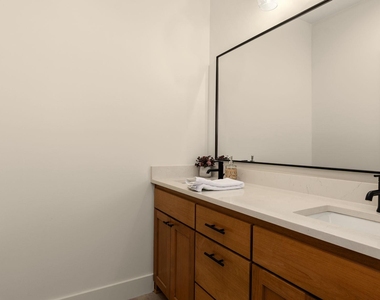 402 E Ash Dr - Photo Thumbnail 23