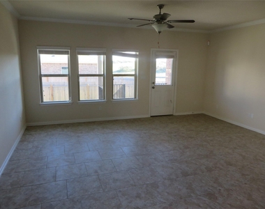 1220 Gaviota Ln - Photo Thumbnail 8