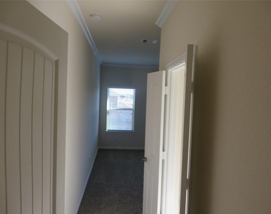 1220 Gaviota Ln - Photo Thumbnail 9