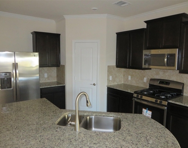 1220 Gaviota Ln - Photo Thumbnail 2