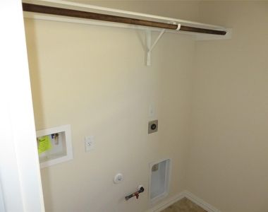 1220 Gaviota Ln - Photo Thumbnail 6