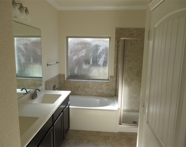 1220 Gaviota Ln - Photo Thumbnail 10