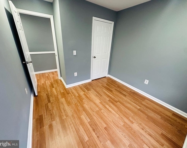 4518 Runnymeade Road - Photo Thumbnail 13