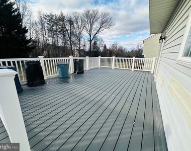 4518 Runnymeade Road - Photo Thumbnail 20