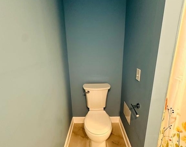 4518 Runnymeade Road - Photo Thumbnail 17