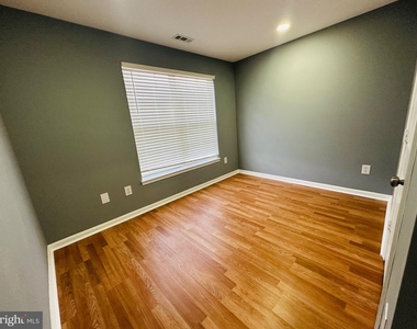 4518 Runnymeade Road - Photo Thumbnail 14