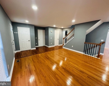 4518 Runnymeade Road - Photo Thumbnail 2