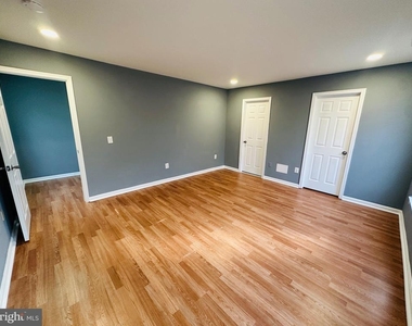 4518 Runnymeade Road - Photo Thumbnail 10