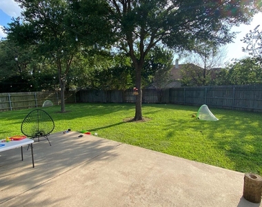 2623 Goldfinch Dr - Photo Thumbnail 20