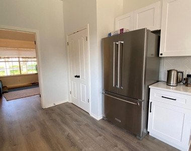 2623 Goldfinch Dr - Photo Thumbnail 7