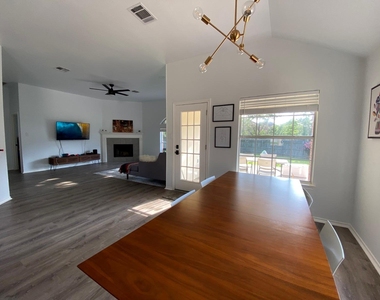 2623 Goldfinch Dr - Photo Thumbnail 11