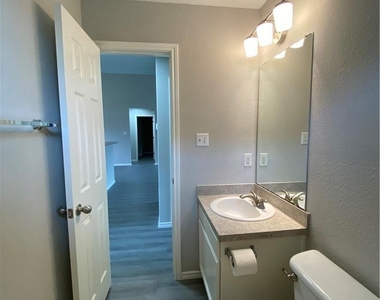 504 Debra Dr - Photo Thumbnail 21