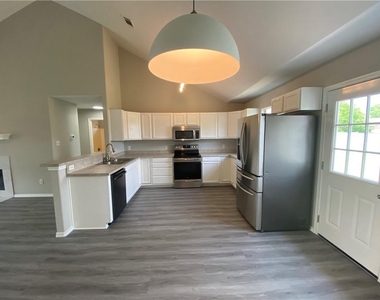 504 Debra Dr - Photo Thumbnail 6