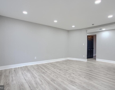 3807 Fleetwood Avenue - Photo Thumbnail 9