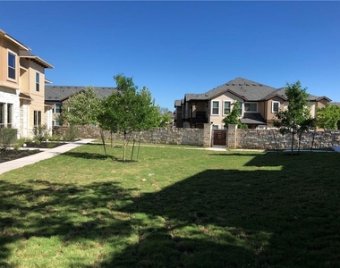 13800 Lyndhurst St - Photo Thumbnail 23