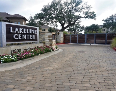 13800 Lyndhurst St - Photo Thumbnail 20