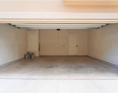 13800 Lyndhurst St - Photo Thumbnail 19